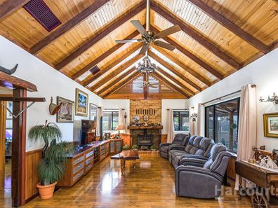10 Gibbs Road, Nowergup WA 6032
