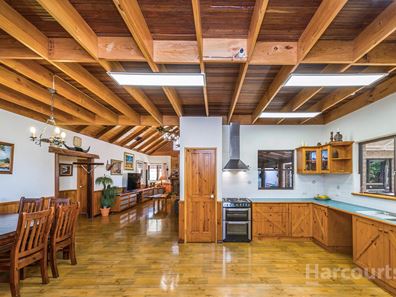 10 Gibbs Road, Nowergup WA 6032