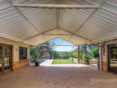10 Gibbs Road, Nowergup WA 6032
