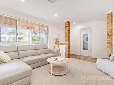 16 Smoothstone Court, Joondalup WA 6027