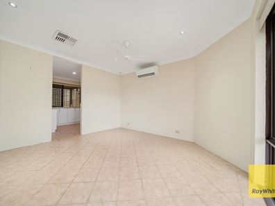 9 Pinetree Close, Alexander Heights WA 6064