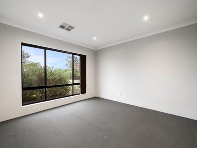 22 Delaronde Drive, Success WA 6164