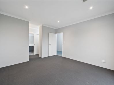 22 Delaronde Drive, Success WA 6164