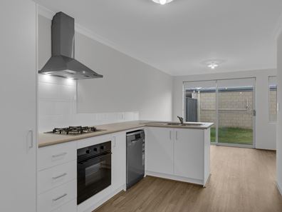 79 Lakewood Parkway, Coodanup WA 6210