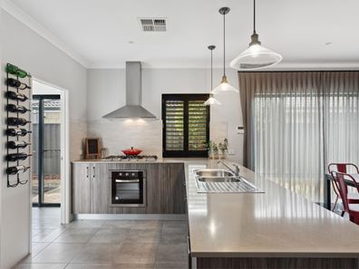 557 Karrinyup Rd, Stirling WA 6021