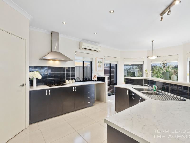 12 Pitta Corner, Success WA 6164