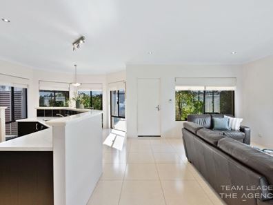 12 Pitta Corner, Success WA 6164