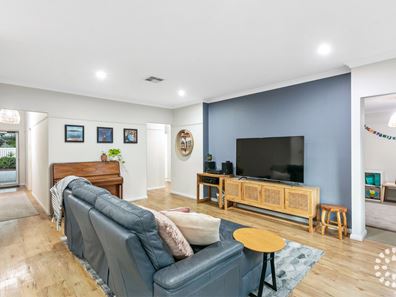 9A Paget Street, Hilton WA 6163