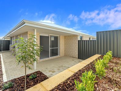 44B Cardinal Loop, Lakelands WA 6180