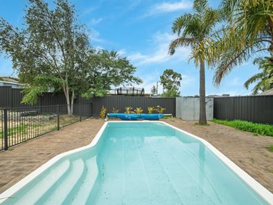 12 Harrier Way, Beldon WA 6027