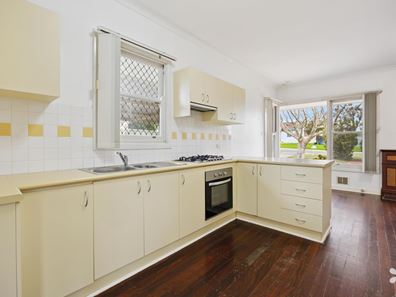 3 Simons Street, Coolbellup WA 6163