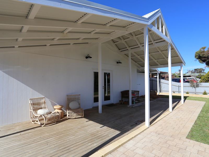 16 Saltbush Rd, Kambalda West