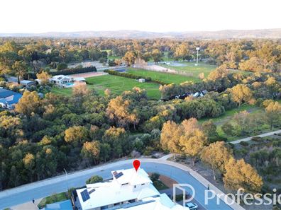 6 Dovestone Road, Aveley WA 6069