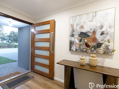 6 Dovestone Road, Aveley WA 6069