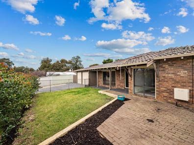 19 Crusader Drive, Thornlie WA 6108