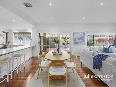 32 Waterview Drive, Woodvale WA 6026