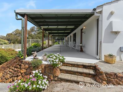 24 Cabarita Road, Kalamunda WA 6076