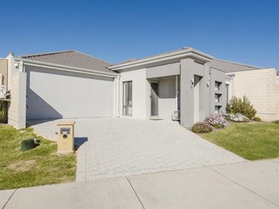 77 Grand Paradiso Parade, Merriwa WA 6030
