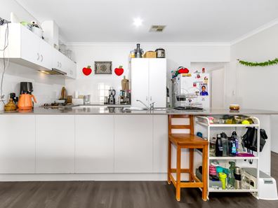 95B Amherst Road, Canning Vale WA 6155