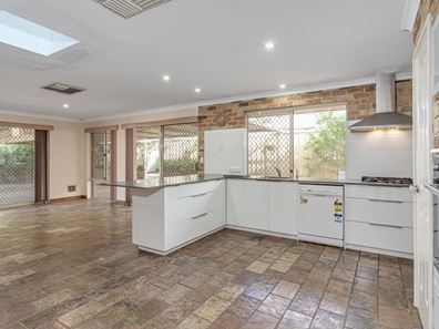 4 Wilyan Place, Swan View WA 6056