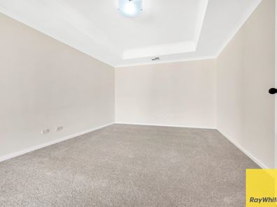 11 Graymont Close, Darch WA 6065