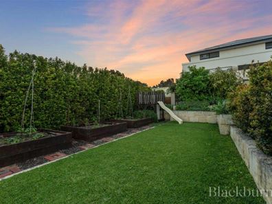 12 Coronation Street, Doubleview WA 6018