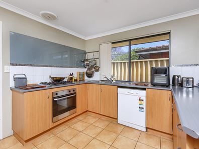41 Pearl  Road, Cloverdale WA 6105