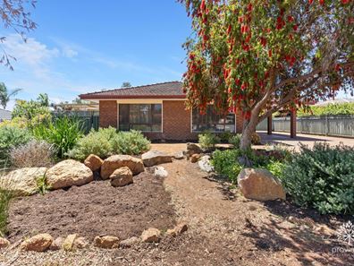 10 Ind Street, Lesmurdie WA 6076