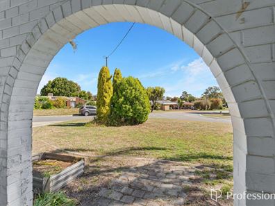 10 Ash Court, Armadale WA 6112