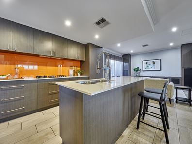 28 Beroona Way, Cockburn Central WA 6164
