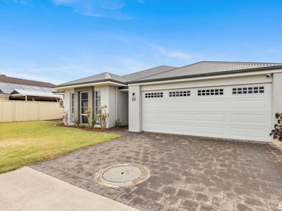 13 Stornaway Court, Seville Grove WA 6112