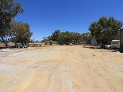 6 Edwards St, Merredin WA 6415