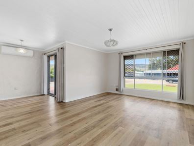 5 St Georges Avenue, Champion Lakes WA 6111