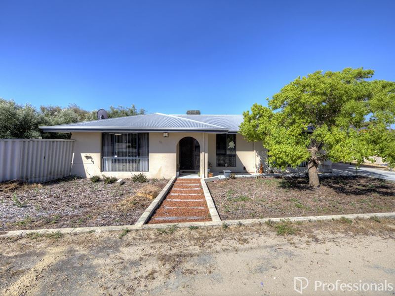 18 McNamara Drive, Thornlie