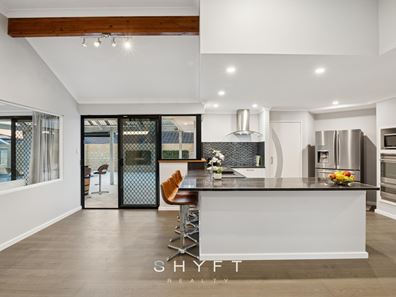 15 Beaumarks  Court, Mindarie WA 6030