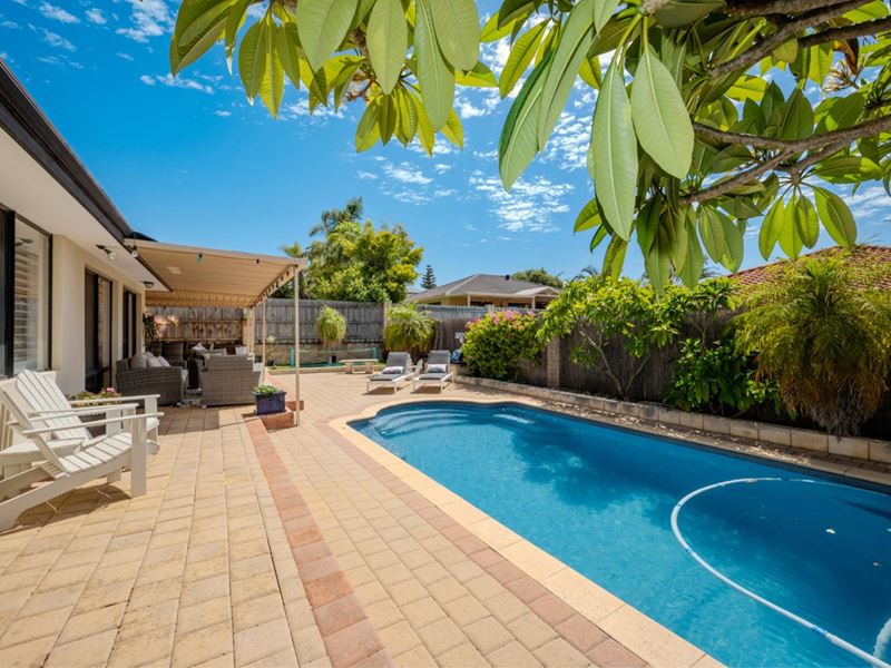 102 Rothesay Heights, Mindarie WA 6030