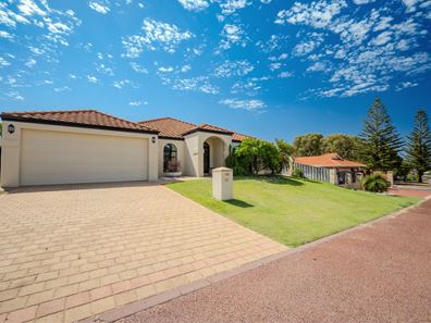 102 Rothesay Heights, Mindarie WA 6030