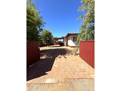2 Illingworth Street, East Carnarvon WA 6701