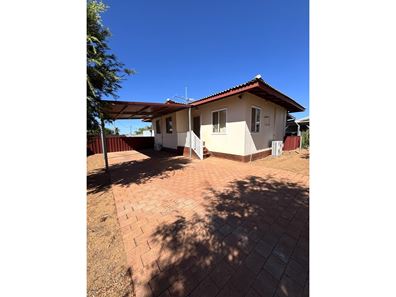 2 Illingworth Street, East Carnarvon WA 6701