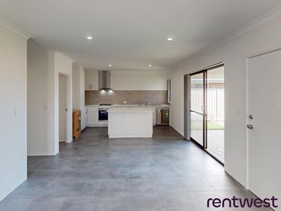 30 Breakwater Grove, Champion Lakes WA 6111