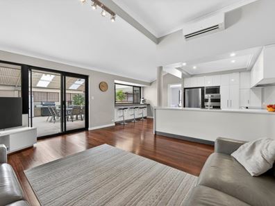 16 Hartford Ramble, Currambine WA 6028