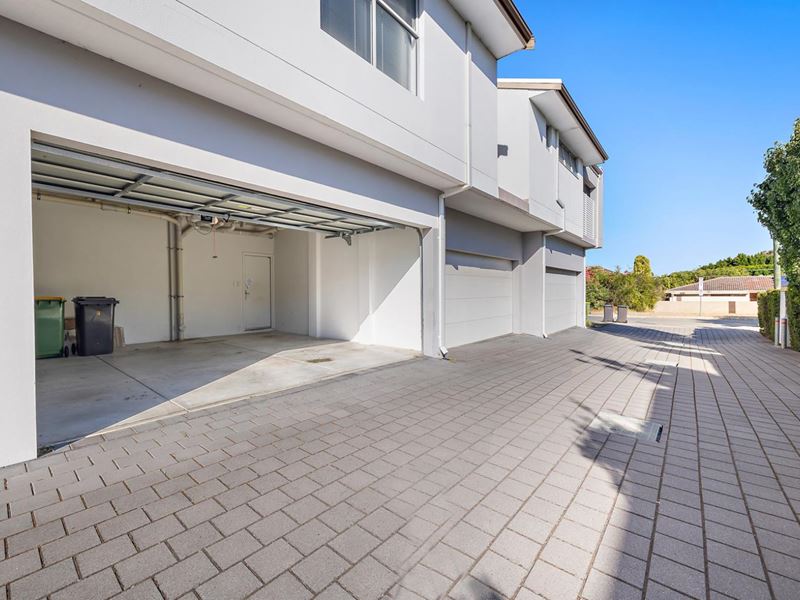 6/11 Debenham Street, Thornlie WA 6108