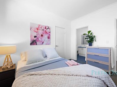 6/11 Debenham Street, Thornlie WA 6108
