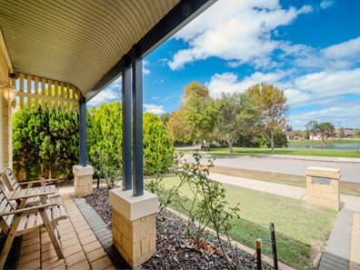 4 Brampton Avenue, Butler WA 6036