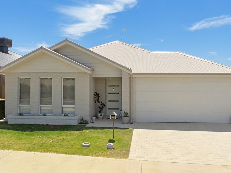 51 Persimmon Crescent, Karnup
