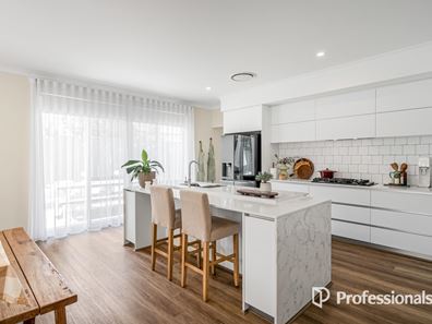 27 Twickenham Drive, Kingsley WA 6026