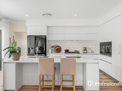 27 Twickenham Drive, Kingsley WA 6026