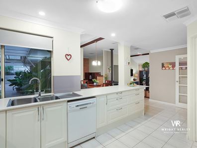 10 Standish Way, Woodvale WA 6026