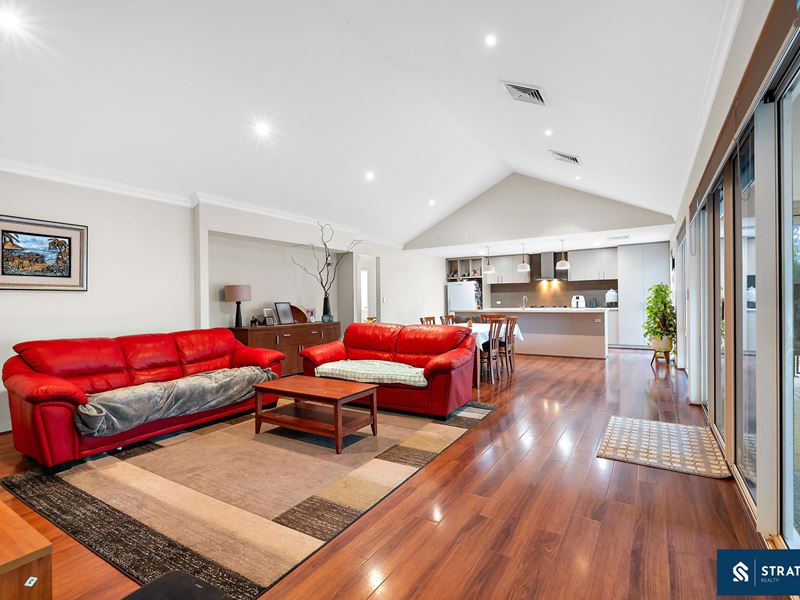 22 Hazewinkel Gardens, Champion Lakes WA 6111