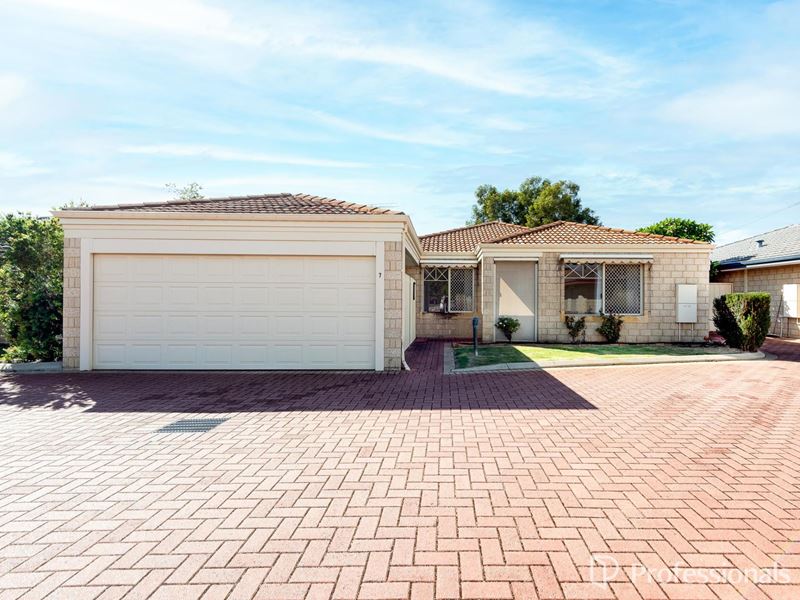 7/10 Peach Tree Way, Forrestfield WA 6058